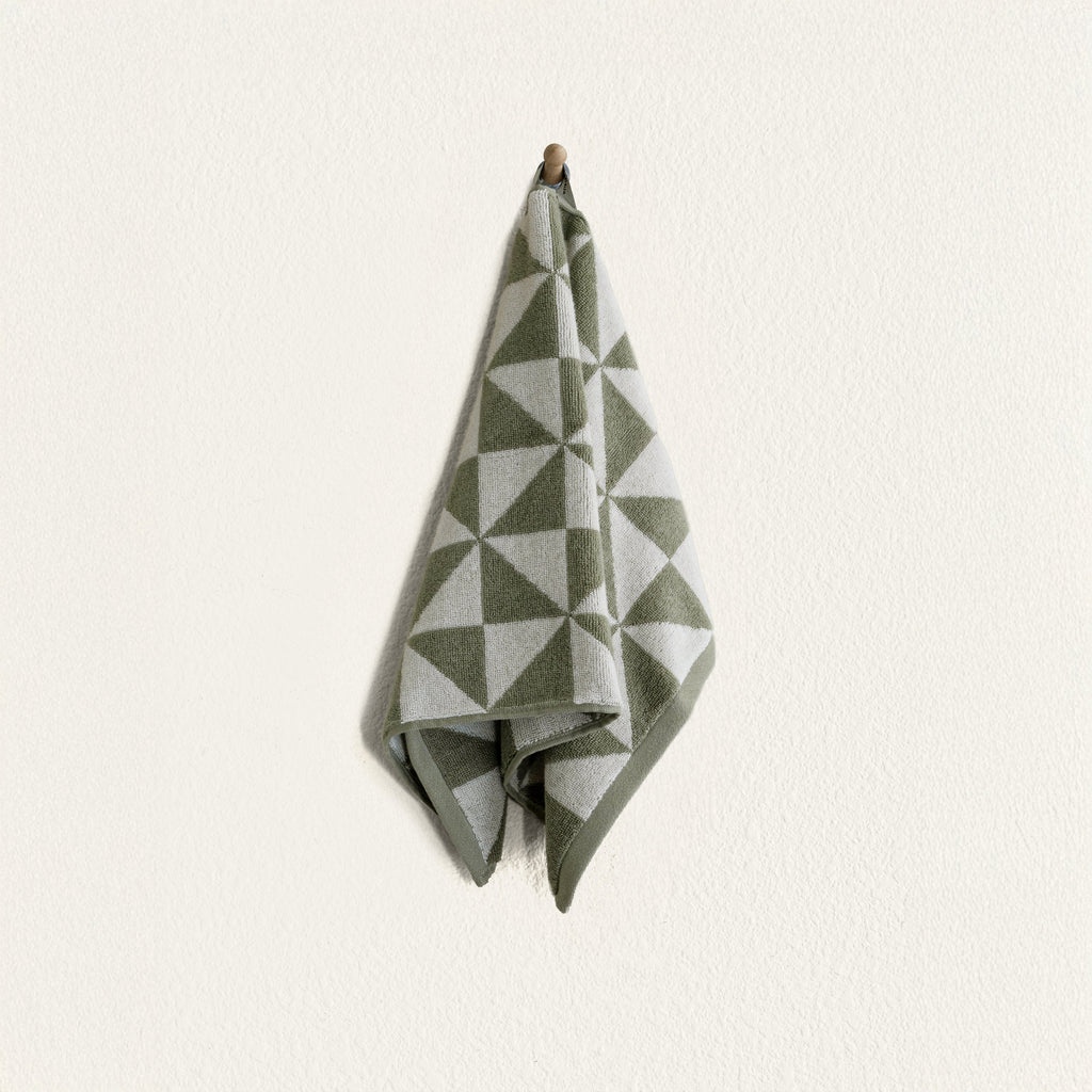 Umbra Towels packaging - PuraVeil