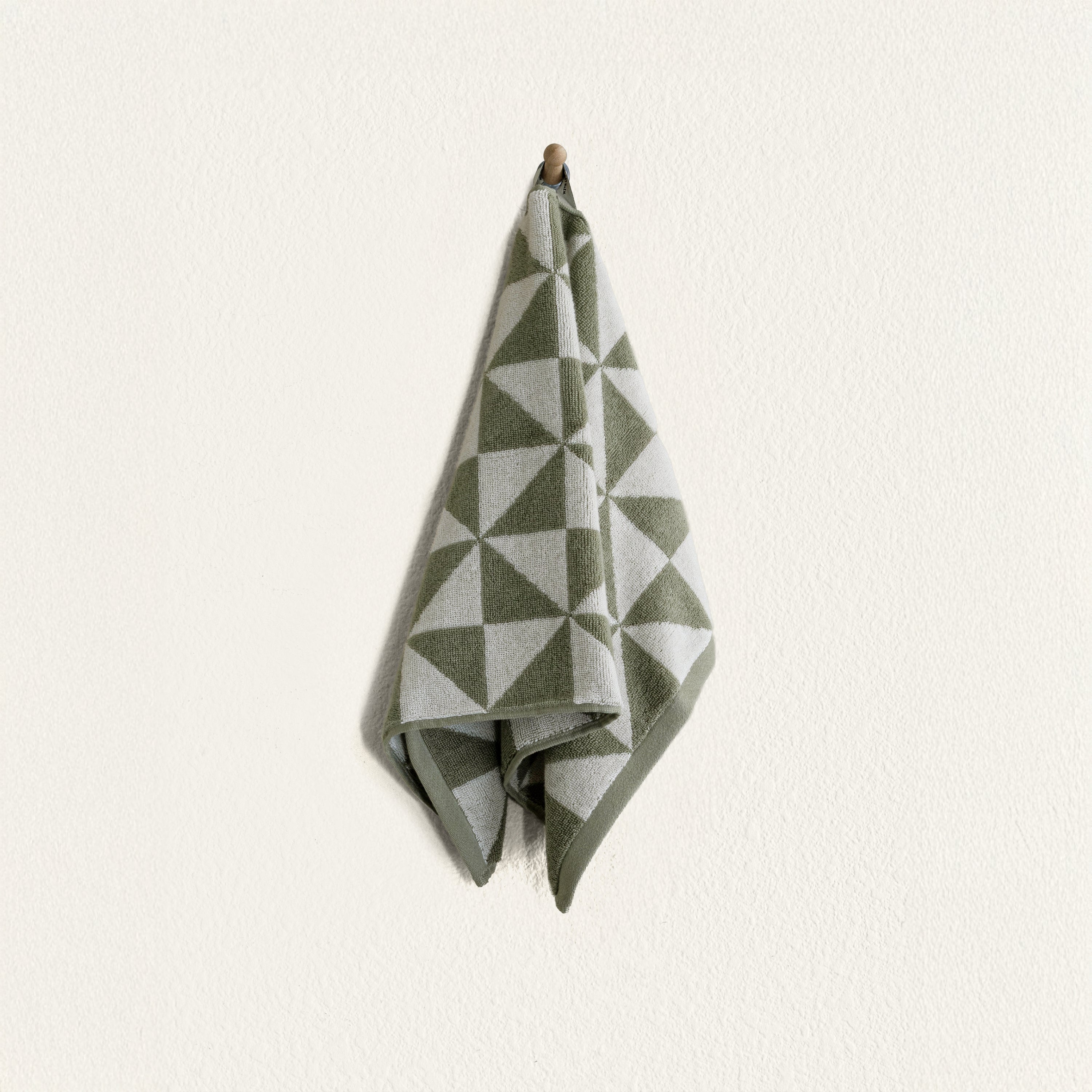 Umbra Towels packaging - PuraVeil