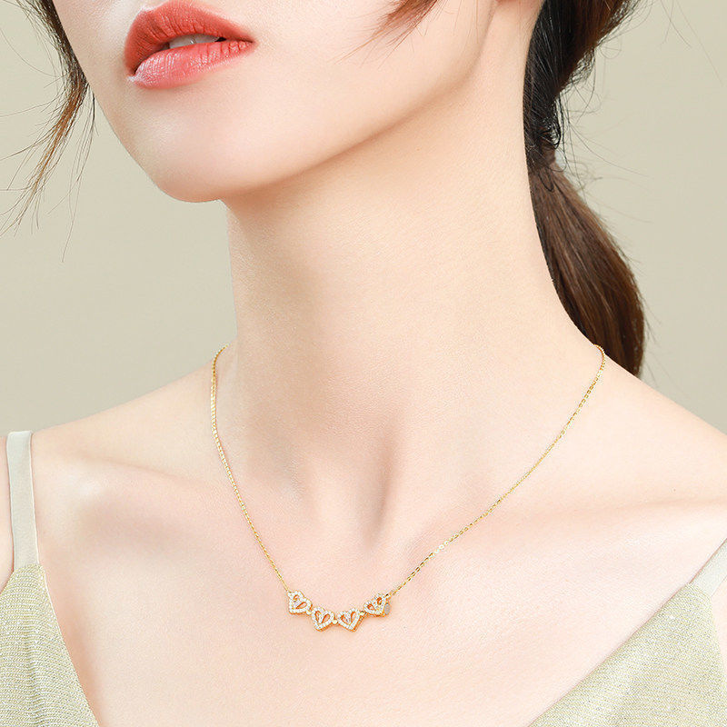 Magnetic Four-Leaf Clover Heart Locket Necklace — PuraVeil