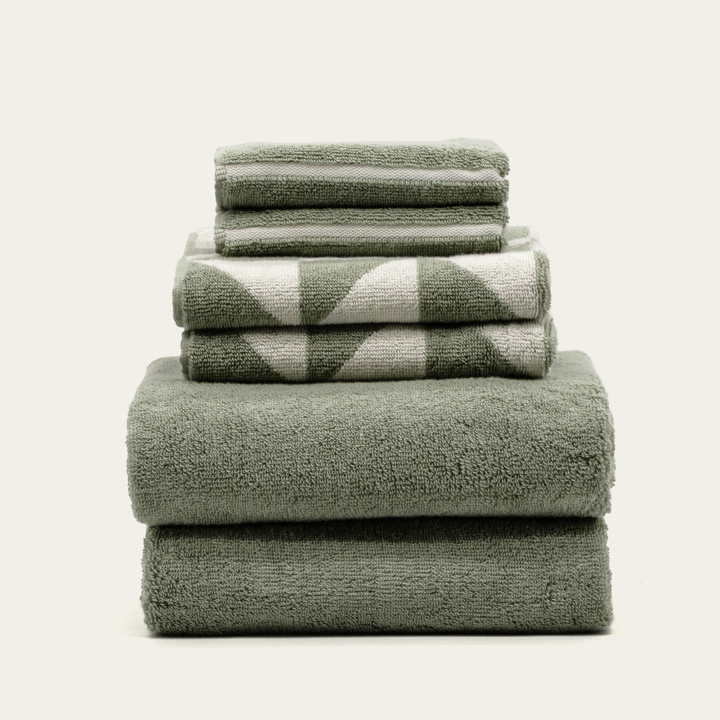 Umbra Towels lifestyle - PuraVeil