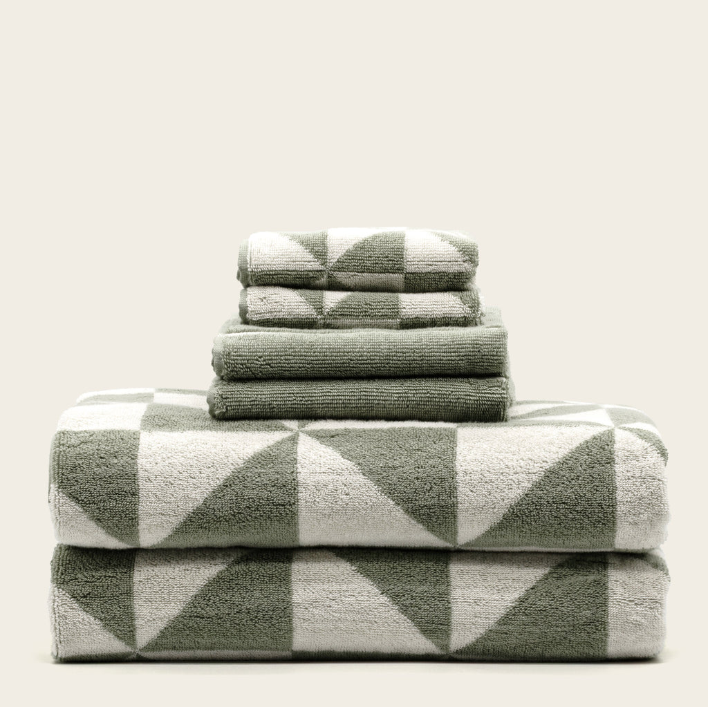 Umbra Towels detail view - PuraVeil