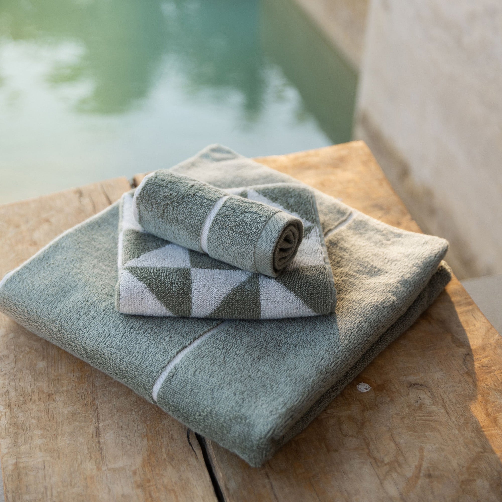 Umbra Towels results - PuraVeil